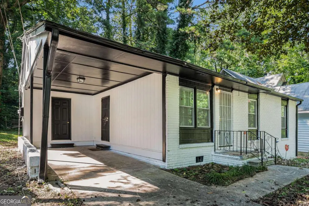 836 Bolton Rd
