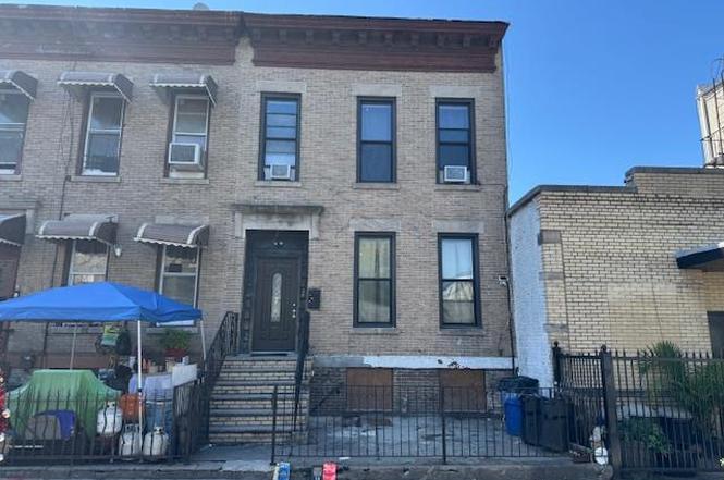 186 Howard Ave