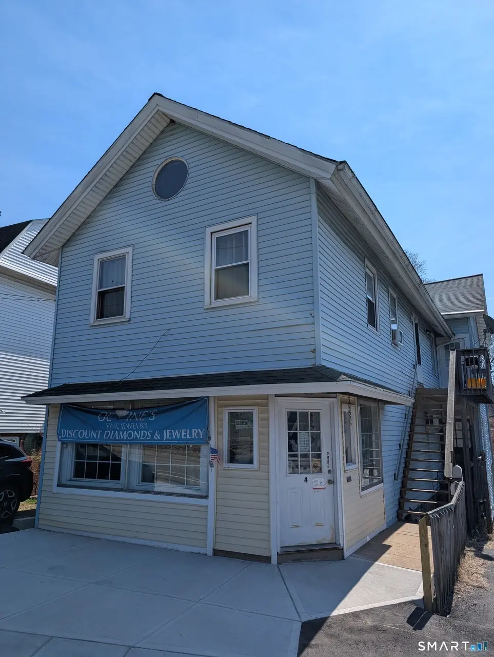 4 Summit St