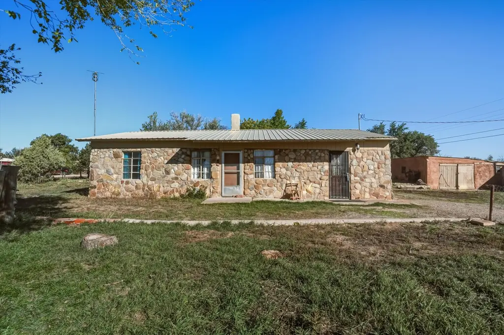 403 Pinon St