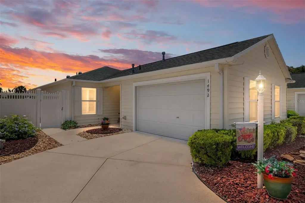 1492 Azteca Loop