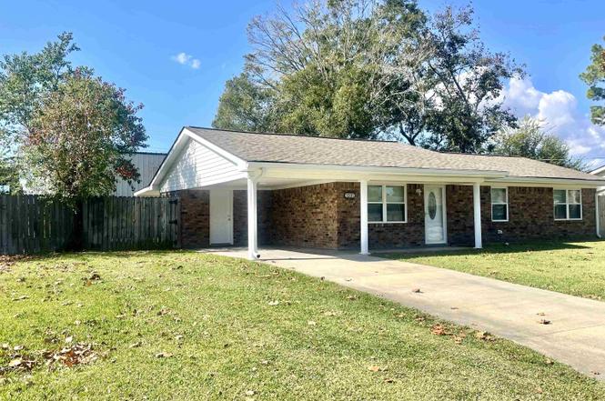 1001 Michael St