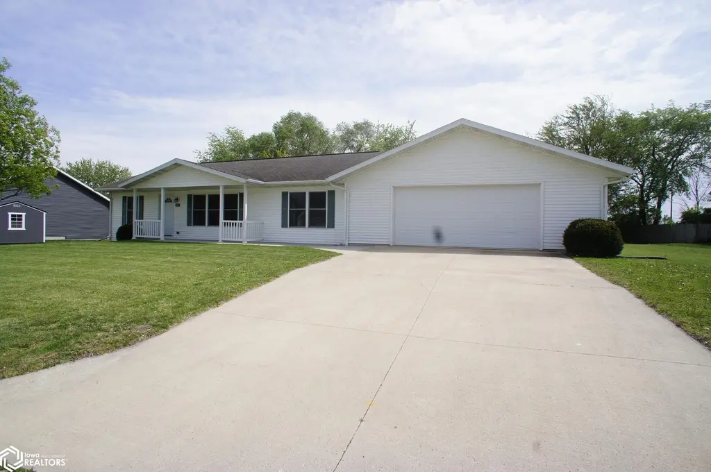604 Oakwood Dr