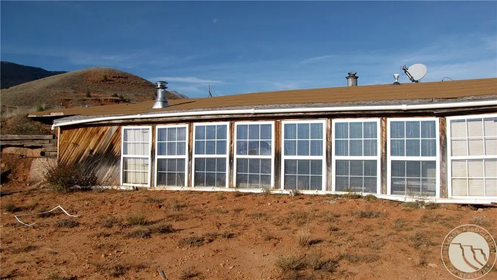 517 Deadman Creek Rd