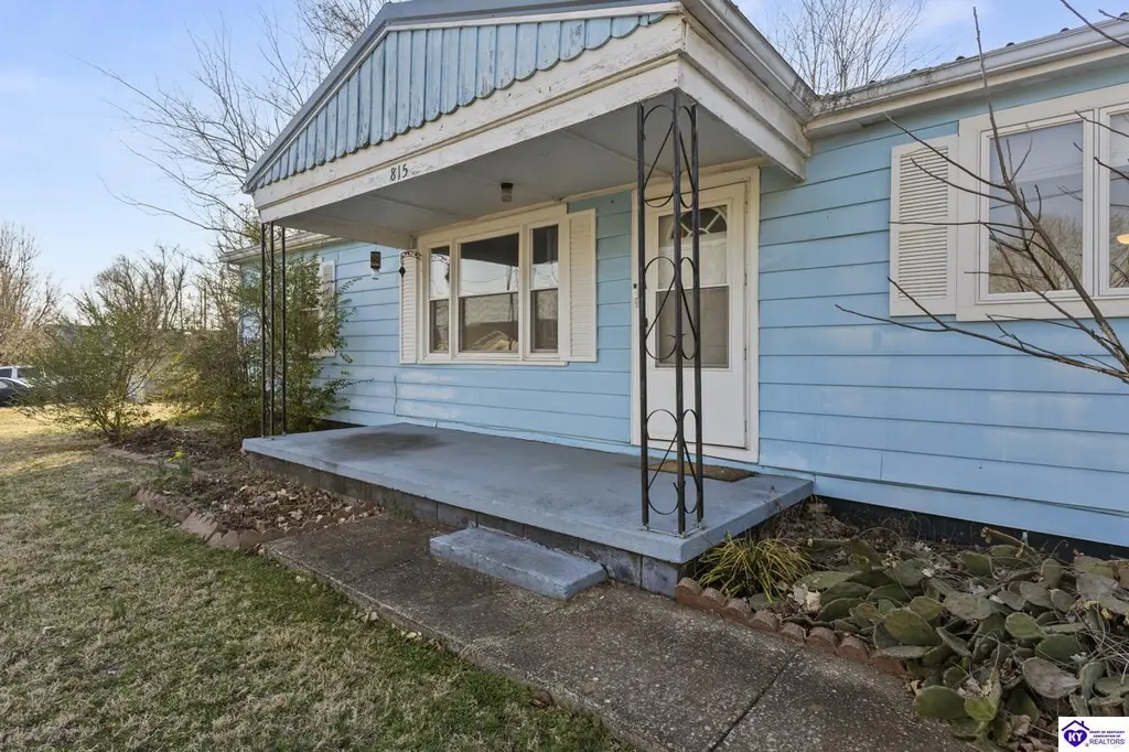 815 Lacy Dr