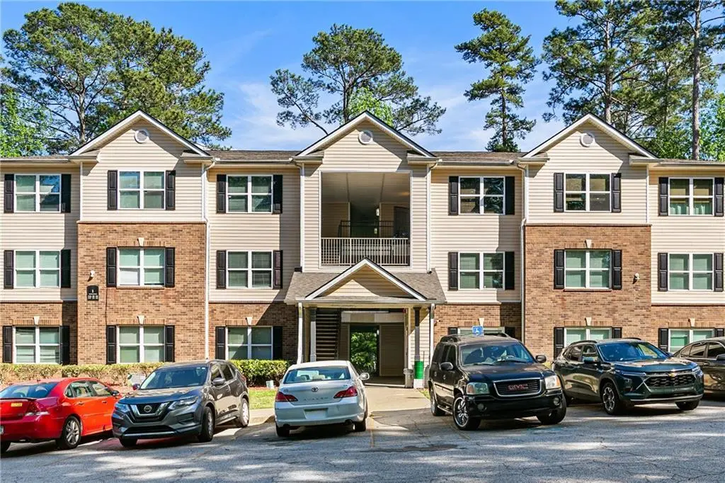 1202 Fairington Village Dr