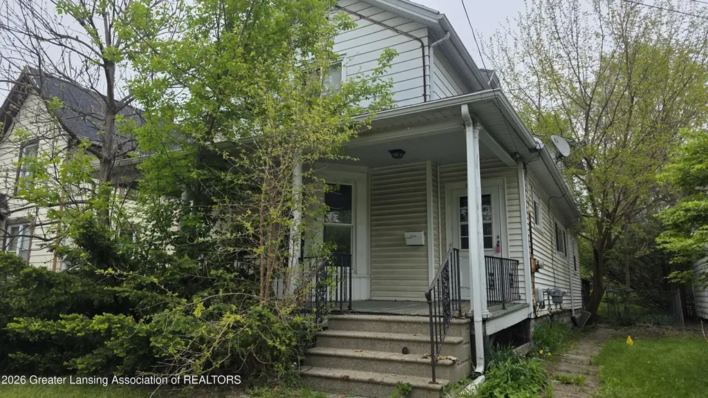 820 N Seymour Ave