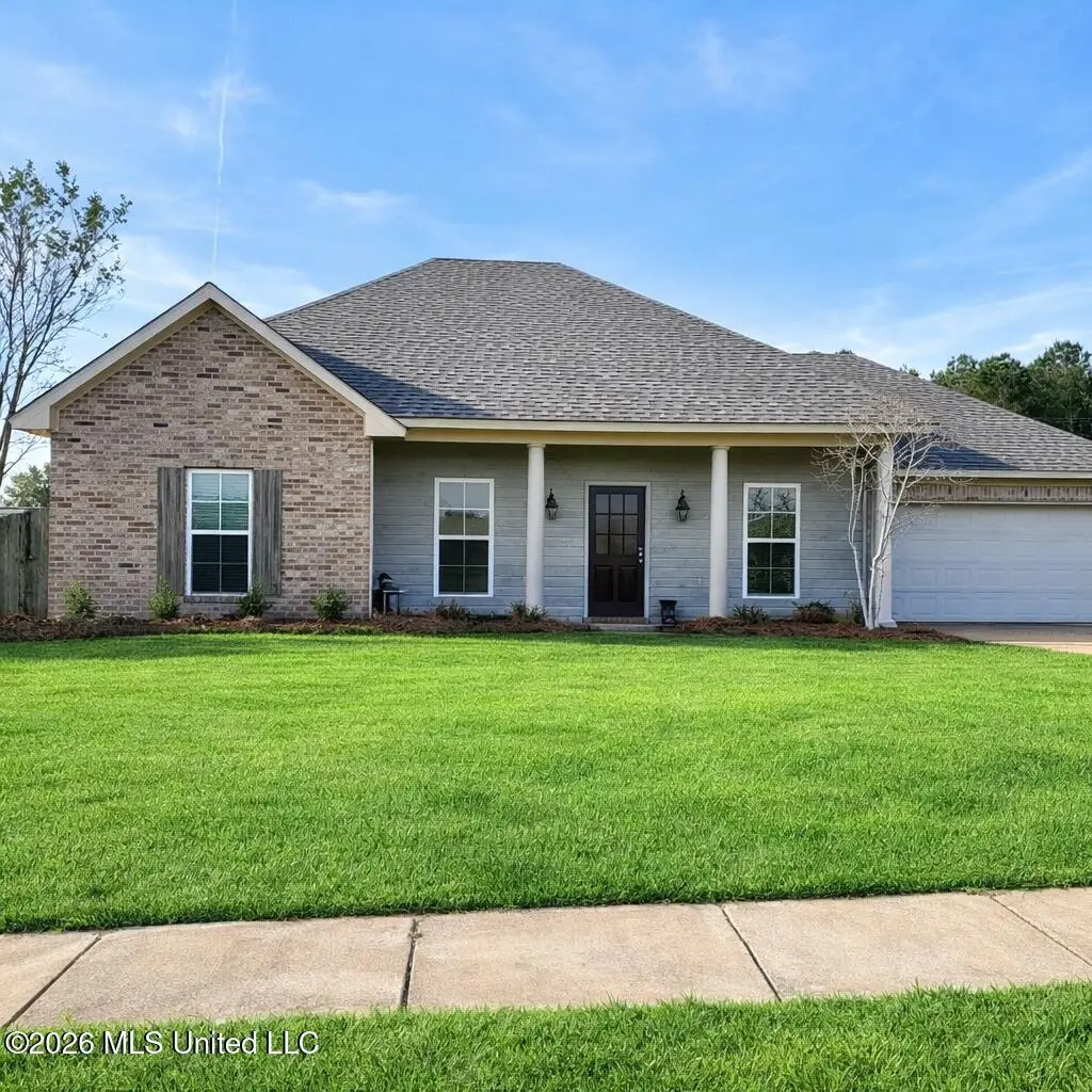 151 Stratford Dr