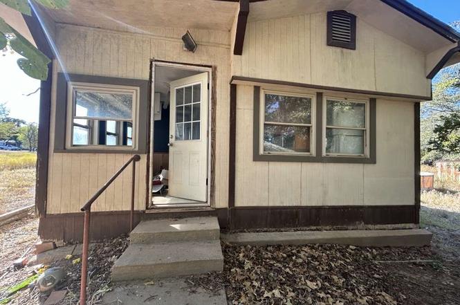 131 Lakeview Dr