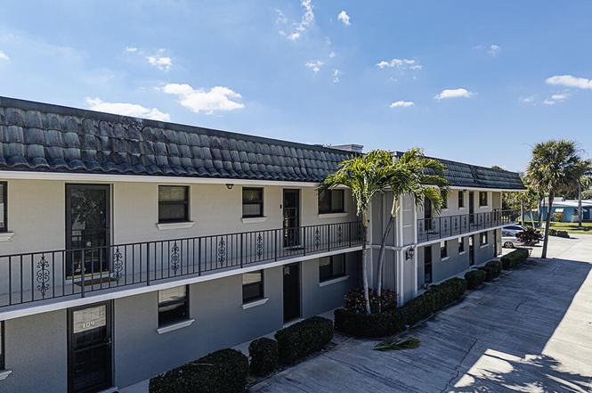 714 Northlake Ct #208