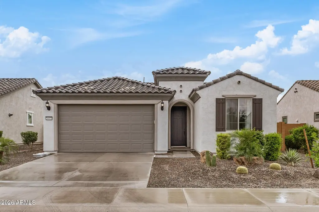 26821 W Melinda Ln