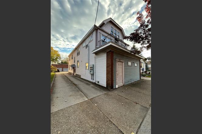 1311 Walden Ave