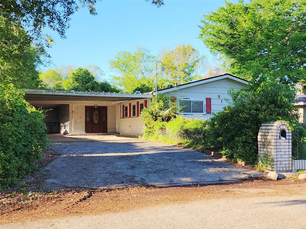 512 Camellia Ave