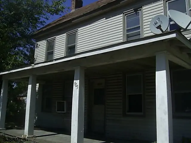 903 Main St