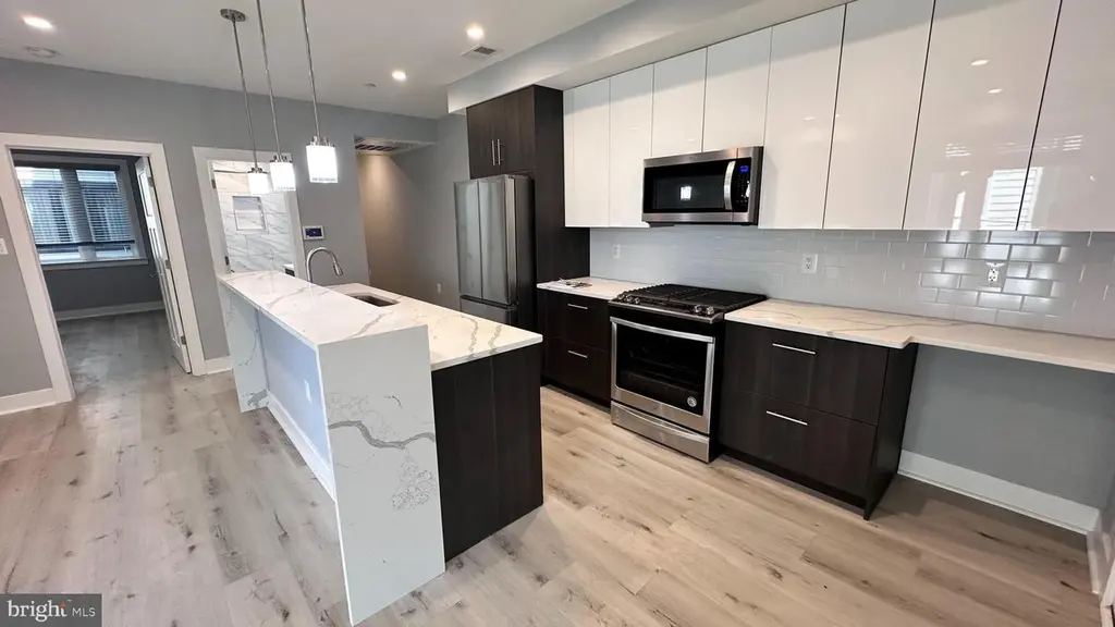 818 Kennedy St NW #6