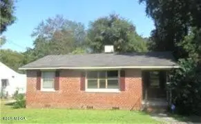 3303 Mary Dr