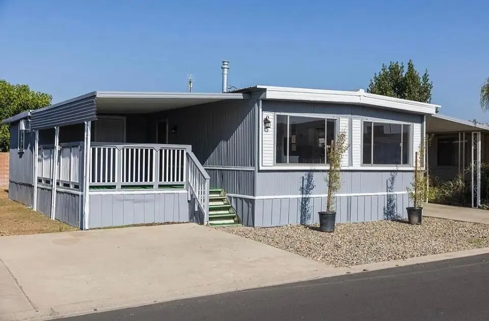 5505 W Tulare Ave #15