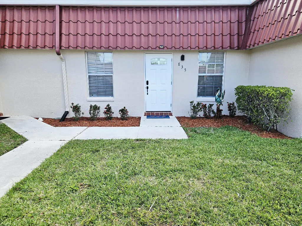 835 Salem Ln