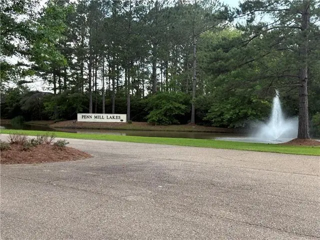 700 Lakeview Ln