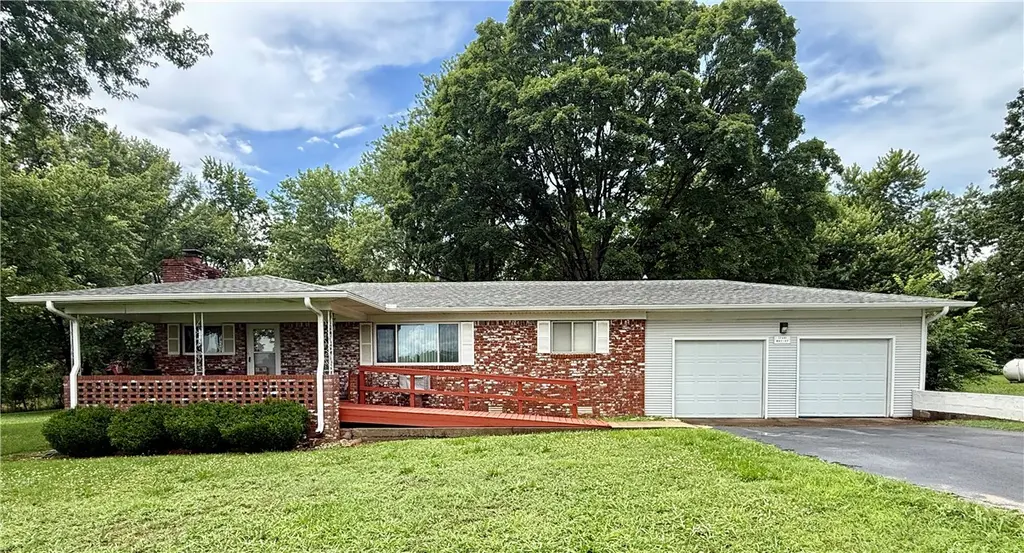 17351 Arkansas 37