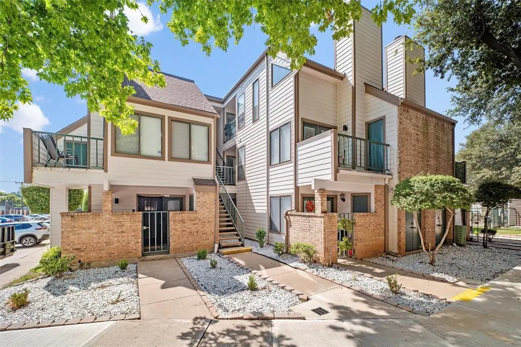 2310 Bamboo Dr Unit J207