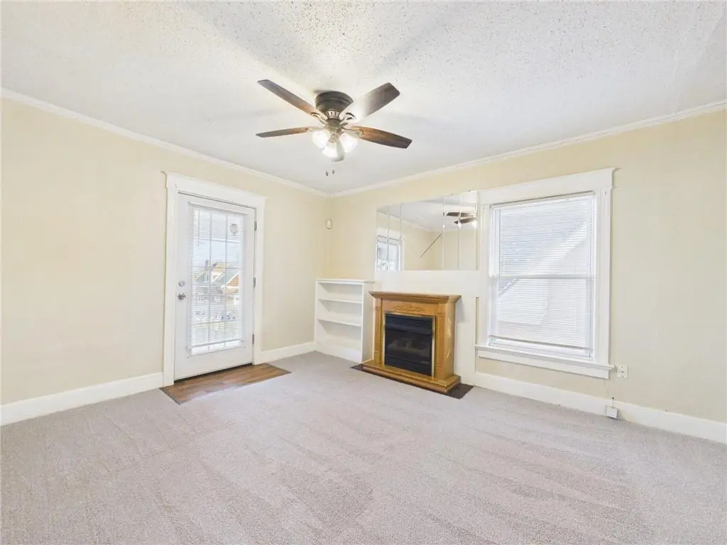 2424 Norton Ave