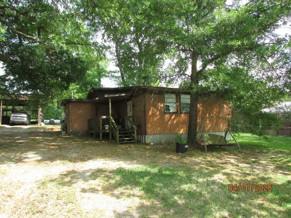 17140 Lakeview Dr