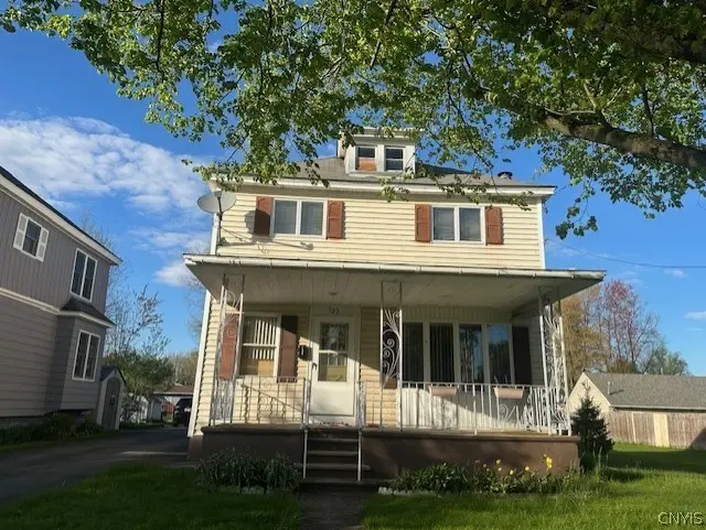 722 W Court