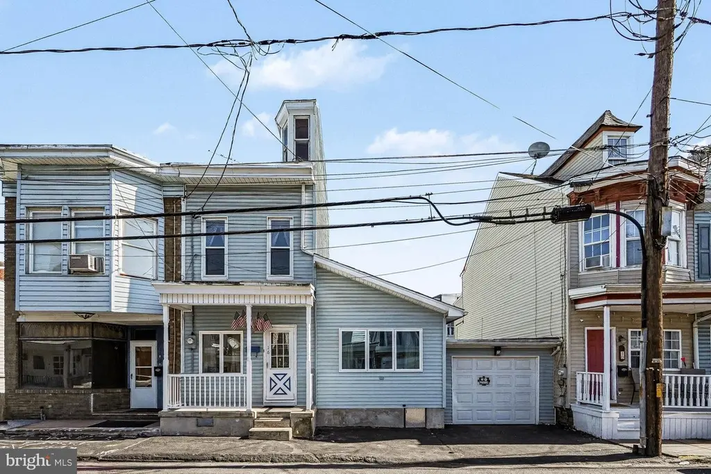 16 E Pine St