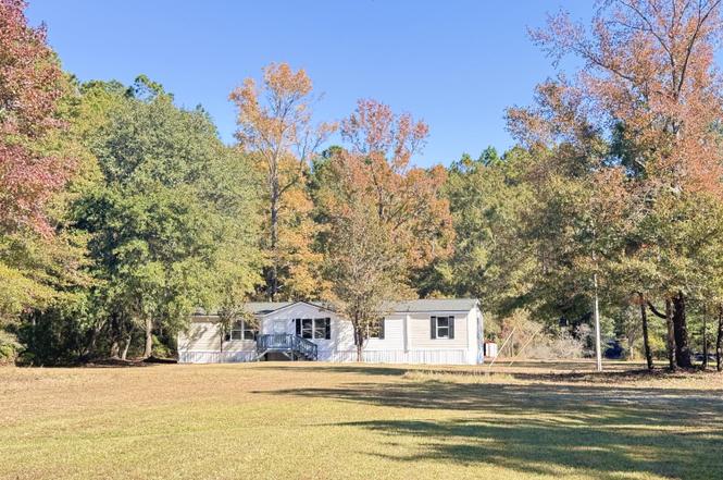 165 Camelot Pl