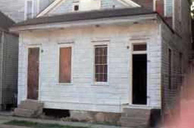 1141-43 N Robertson St