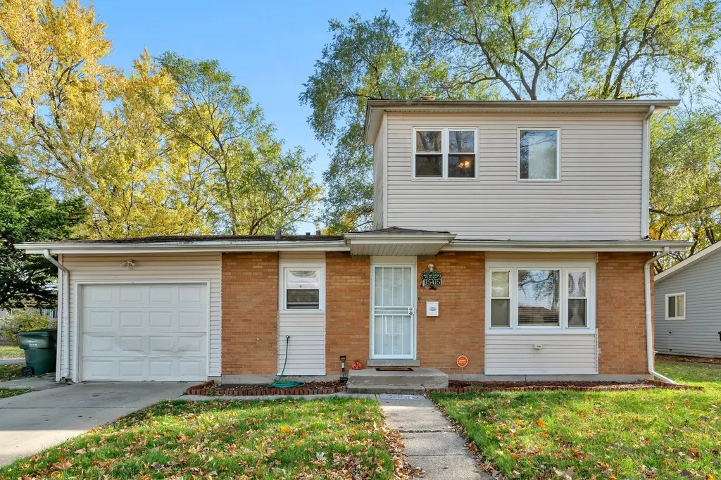 15415 Dorchester Ave