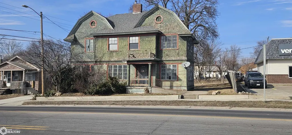 115 W Mclane St