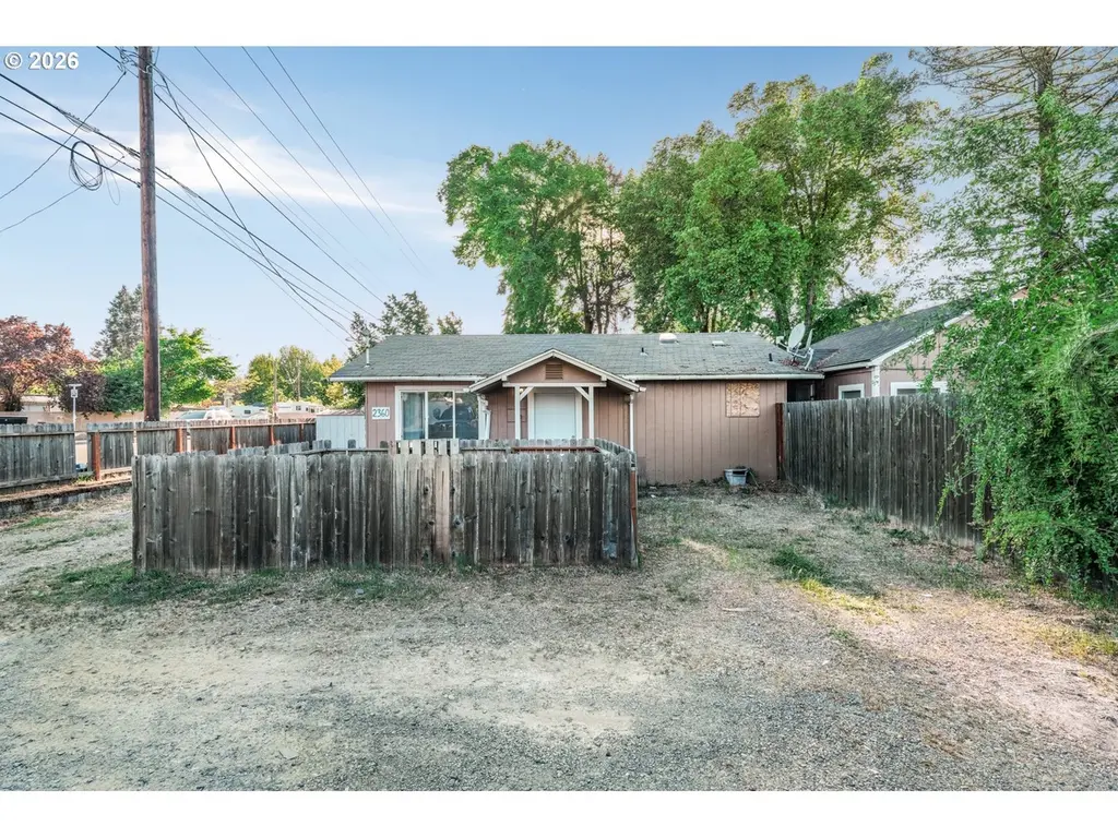 2360 Redwood Ave