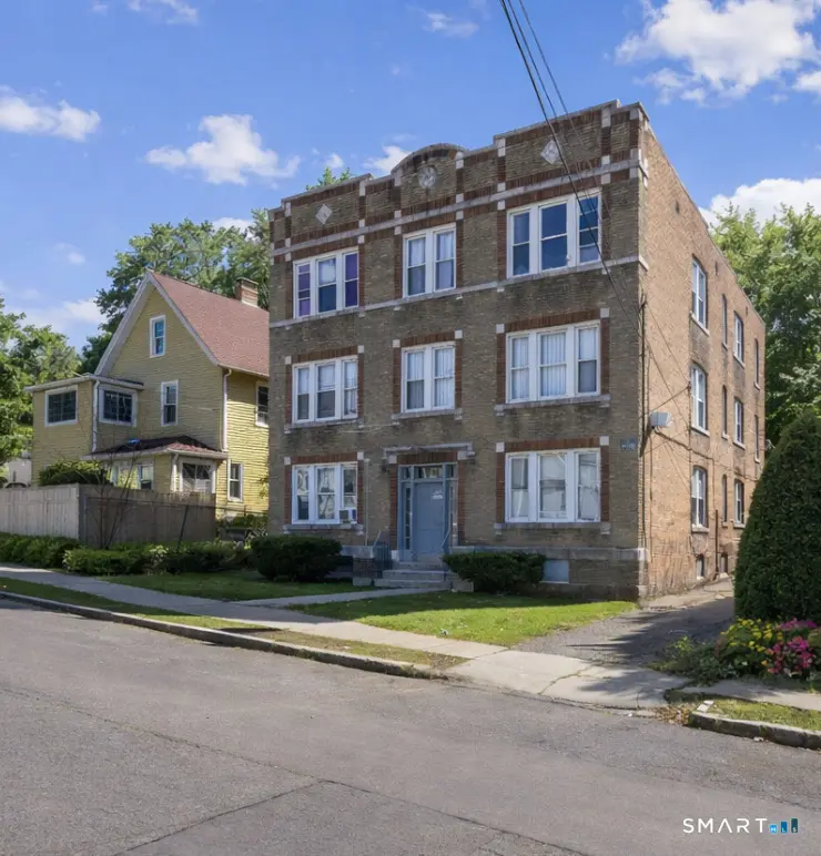 21-23 Glendale Ave