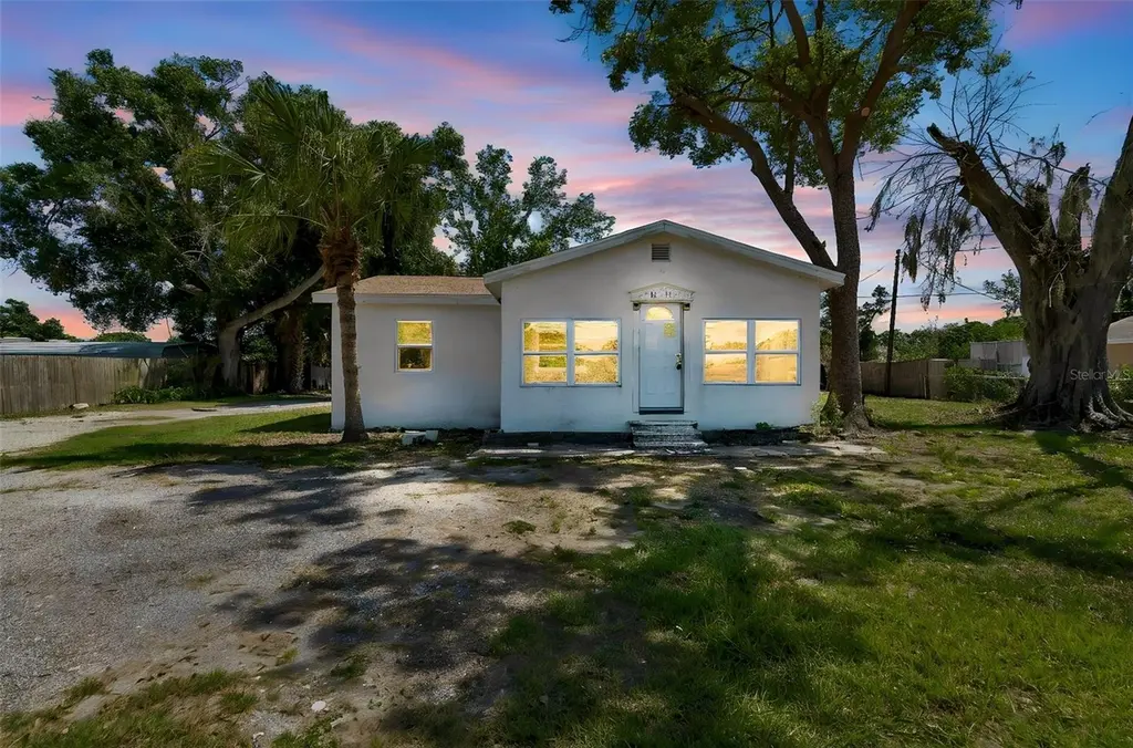 1611 E Shell Point Rd