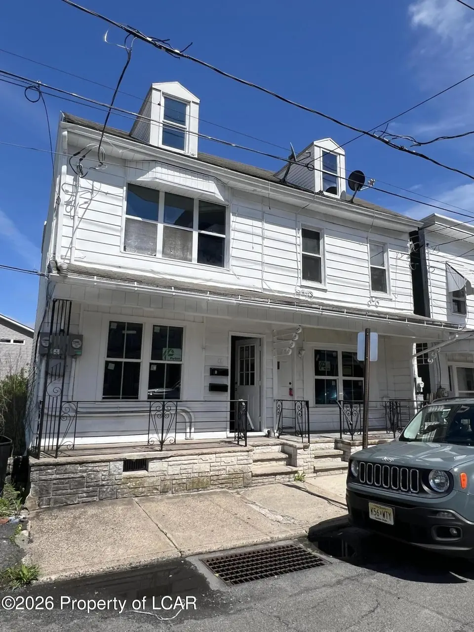 133 White St