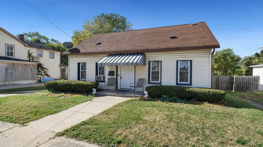 402 S Walnut Ave
