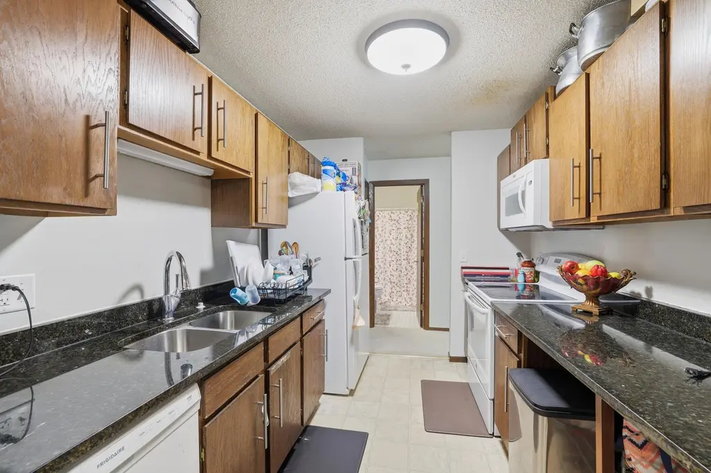 175 County Road B2 E #203