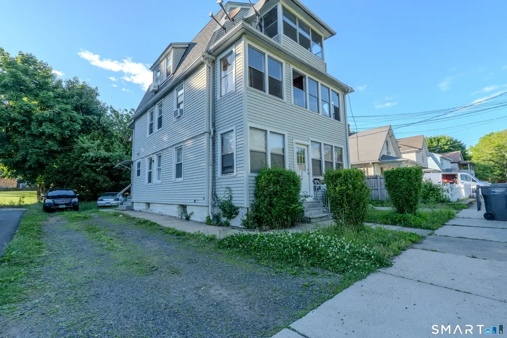 82 Greenwood St