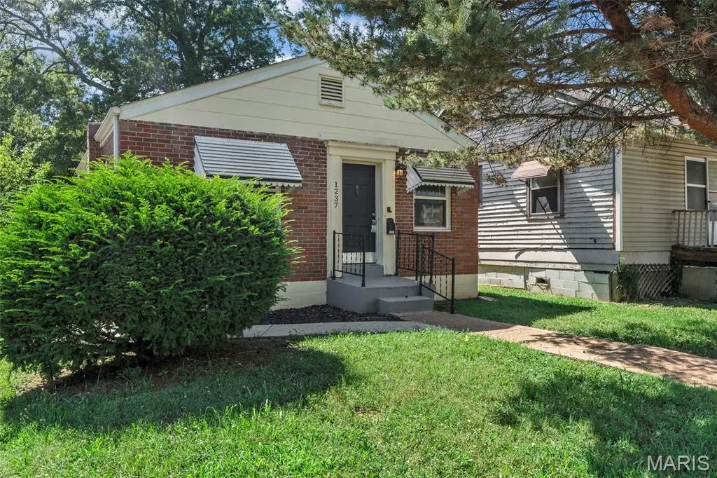 1237 Fairview Ave