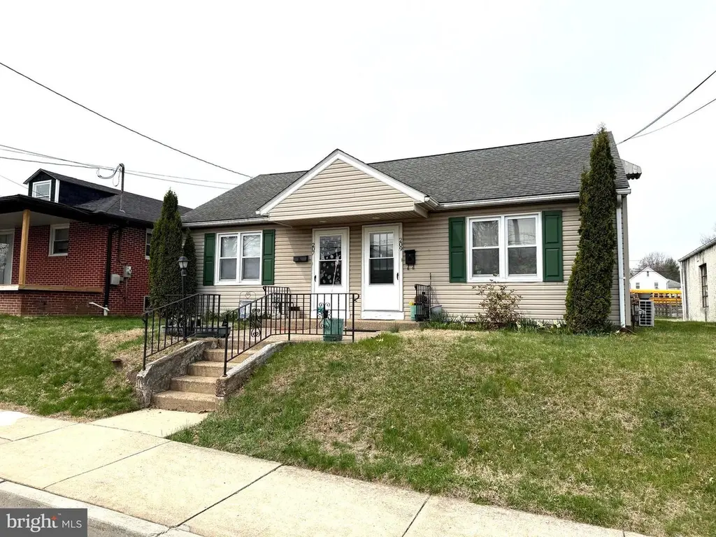 207-209 Lemon St