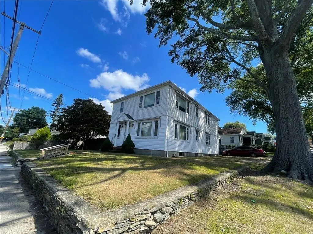 463 Sharon St
