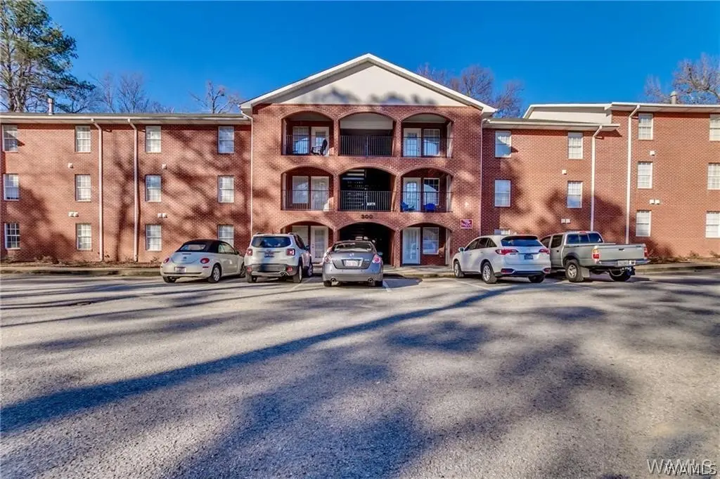 2515 Veterans Memorial Pkwy #121