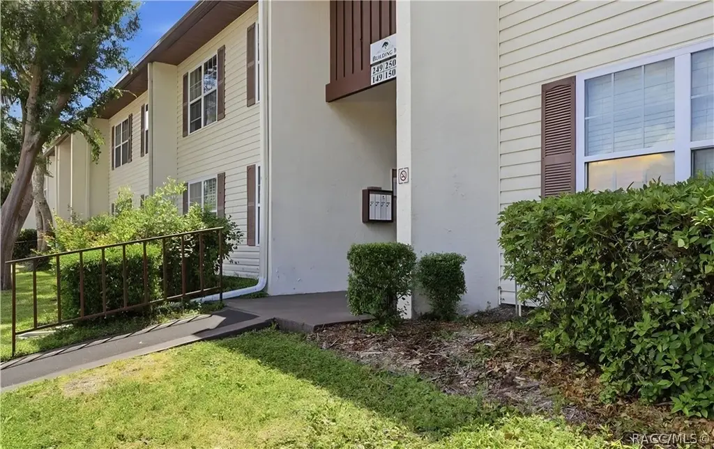 2400 Forest Dr #115