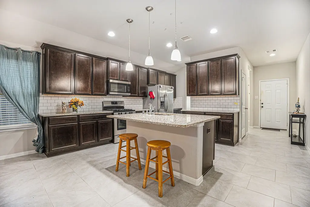 12610 Pirate Bend Dr