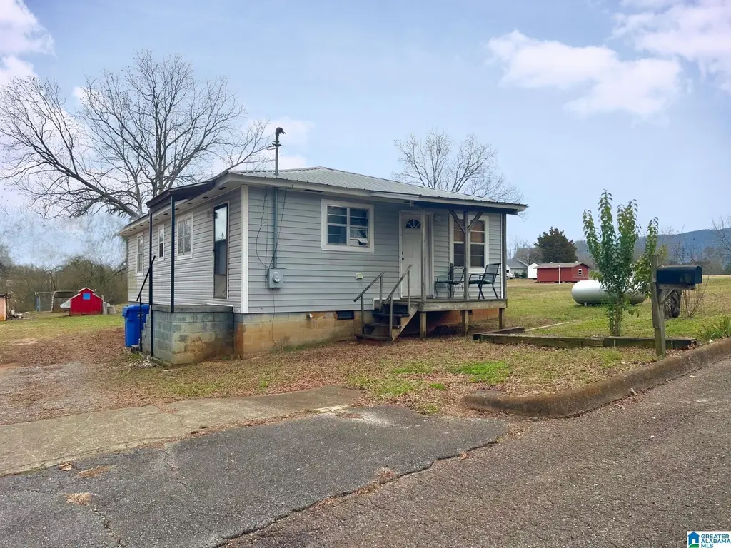 408 Woolf Ave