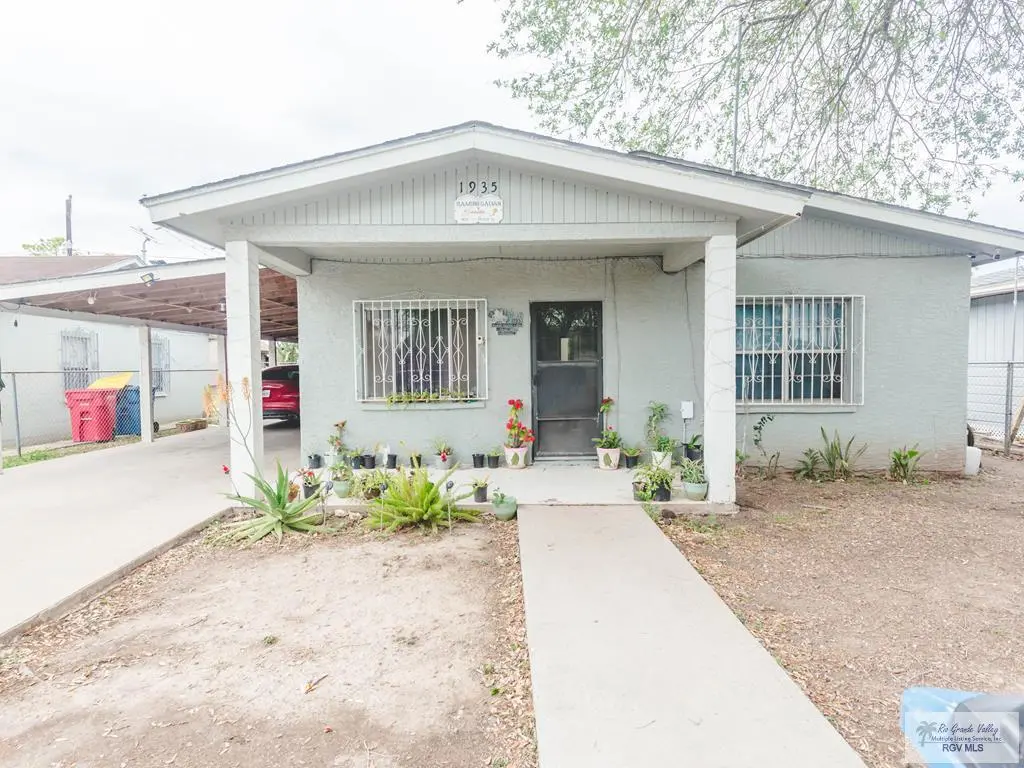 1935 Oasis Dr