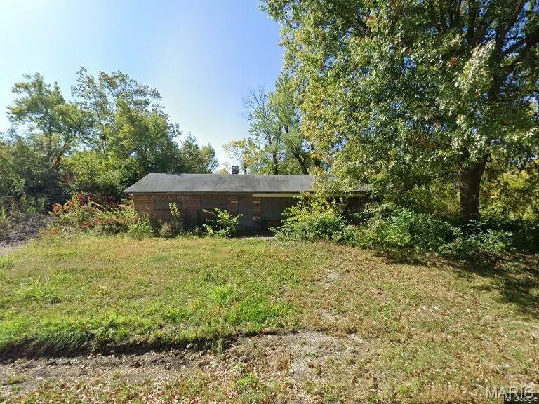 11 Gladys Dr