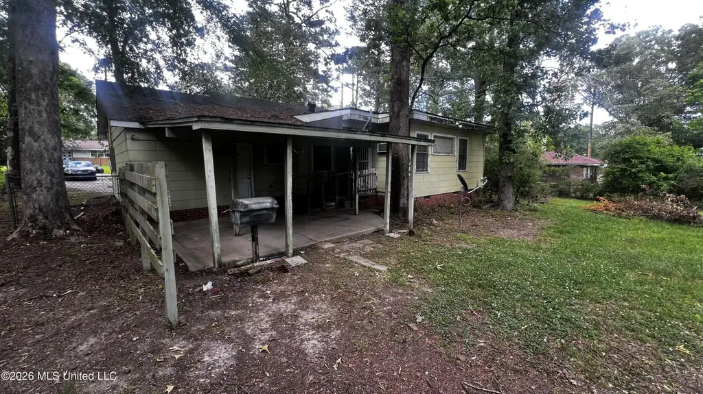 215 Carmel Ave